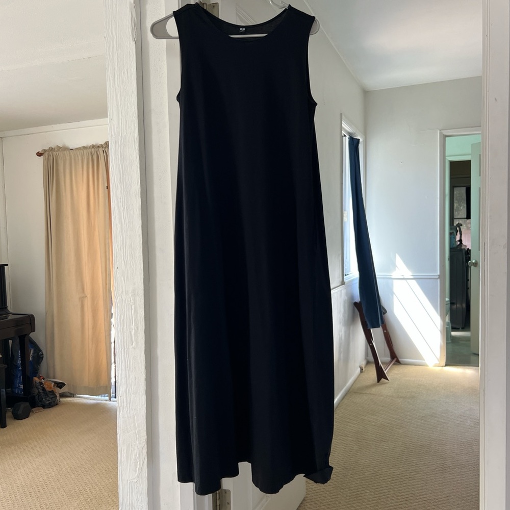 Uniqlo Black Sleeveless Maxi Dress